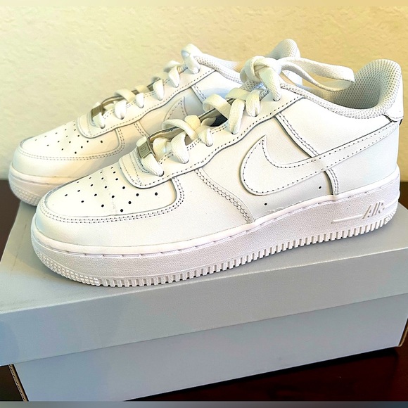 Nike AF1 White Sneakers (Y6) (W7) - Picture 3 of 7